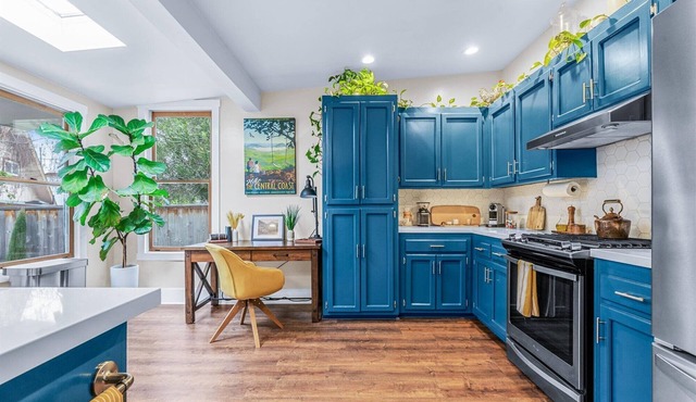 1884 Modernized Home: Fire Pit, Tesla Tech, Near Downtown in San Luis Obispo