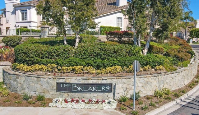 2-bed 2-bath single story in awesome Bear Brand Breakers Laguna Niguel with AC