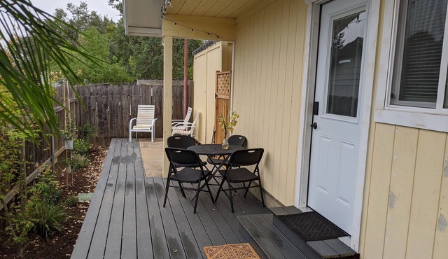 2 bedroom aptmnt near Bethel/I5