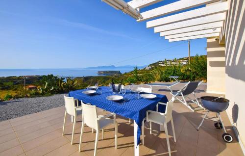 2 Bedroom Stunning Home In San Nicola Arcella