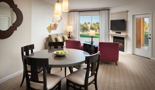 2-bedroom villa in Palm Desert WiFi, short distance to Coachilla Music Festival