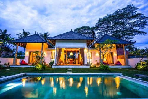2 BR Villa with open view of rice paddies & sunset in Gianyar