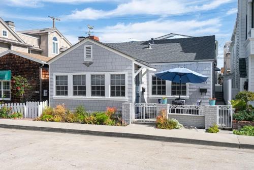 304 Ruby A & B - Charming Balboa Island Duplex