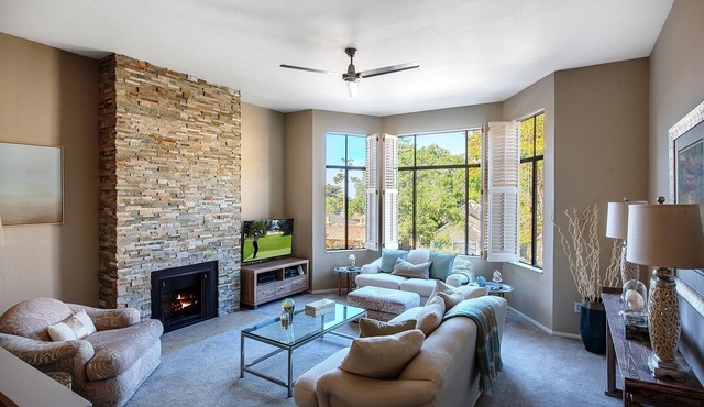 3706 Carmel Hideaway ~ Luxurious! Walk Everywhere Downtown Location!