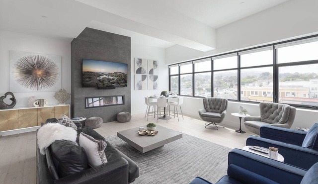 3822 Cannery Row ~Luxury, Ocean View, Near the Bay