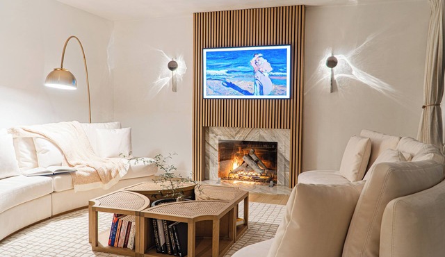 4-bed designer family-friendly home with large yards & theater room near beaches
