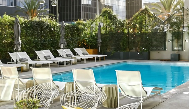 4 Pet-Friendly Units, Family Fun, Comfortable Getaway Near LA's Landmarks, Pool!