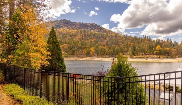 4 Units | Lakeside Escape with Breakfast (Select Stays), Near Yosemite Adventure