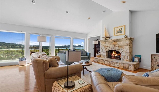 4076 Point Lobos Panorama Retreat - Ocean View!
