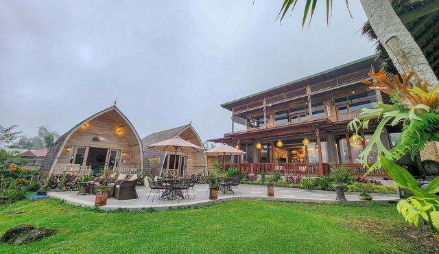 4BR Luxury Villa with Panoramic Mountain Views