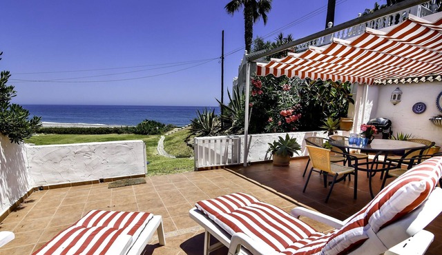 51297 - Cutest beach house Estepona