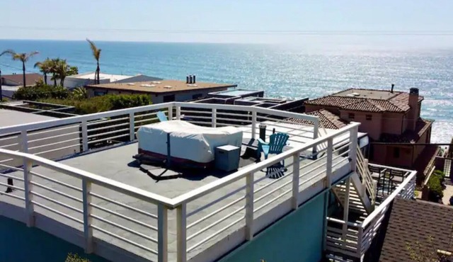5br/9 bed/11 room huge beach house with rooftop deck and shaded back yard in Encinitas