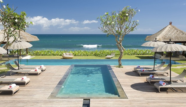 5BR Beachfront Pool Villa Melissa in Pererenan