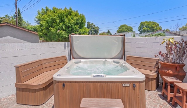 5BR Sleeps 16+ | Jacuzzi, Playground & BBQ