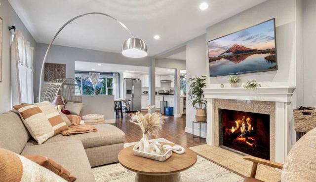 8022 upper · 5b3b Unit @Edmonds/8 mins to Ferry Terminal in Edmonds