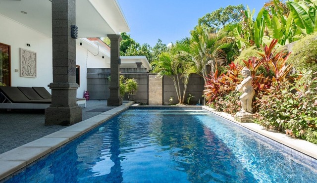 9 Bedroom villas in Central Legian