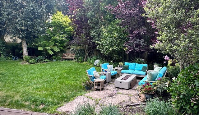 A Victorian Garden Retreat near beach, trails, SF, Silicon Valley- ldry +prkg in Pacifica