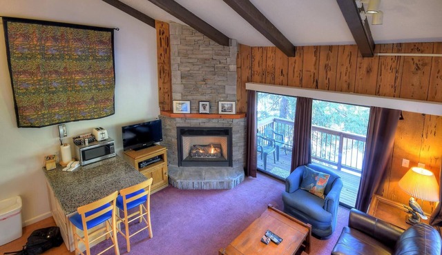 (A207) Loft Condominiums