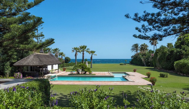 All About Villa La Sirena