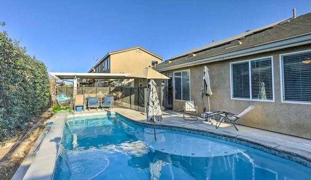 Amazing Bakersfield Home w/ Outdoor Pool