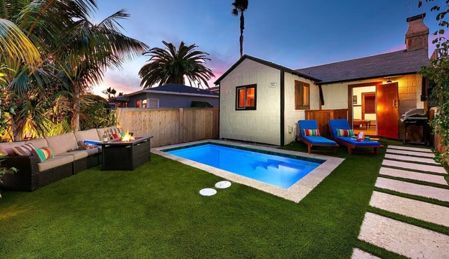 Amazing Location, Walk 2 Beach,Pool, Jacuzzi,Cute!
