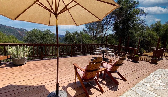 Amazing views, private, quite, clean. Snow/ski play 20 minute drive.