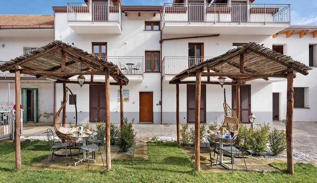 Apartment 'La Dimora Dei Nonni' with Mountain View, Wi-Fi and Air Conditioning
