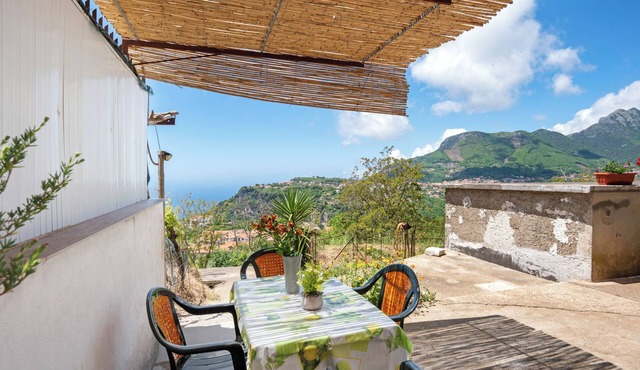 Apartment 'Licia' with Sea View, Shared Terrace and Wi-Fi