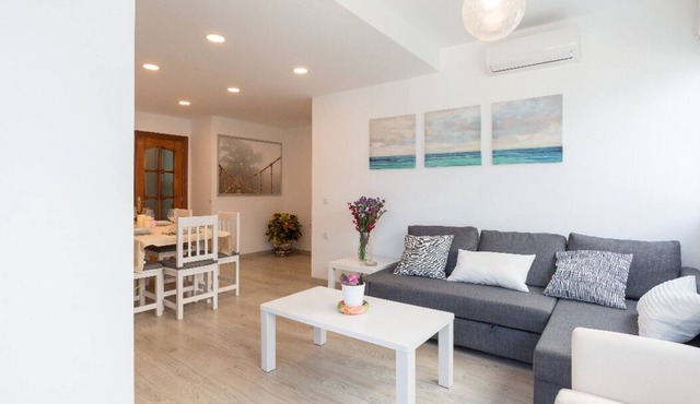 Apartment on the beachfront overlooking the sea of Alboran, in the Malagueta.
