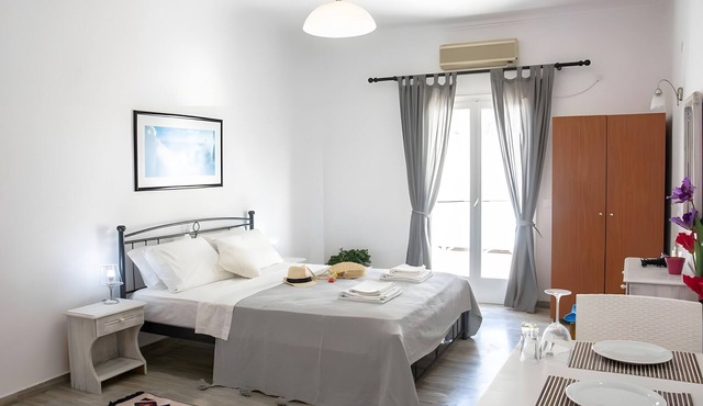 Apartment 'White Wave Studio 1' with Sea View, Wi-Fi and Air Conditioning