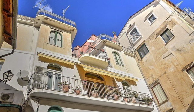 Appartamento Marilena B: A graceful apartment located in the center of Amalfi, at the back of the cathedral, with Free WI-FI.