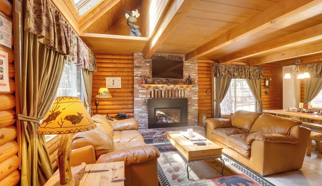 Authentic Log Cabin w/Hot Tub in South Lake Tahoe