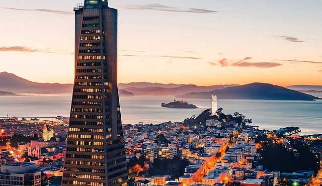 Authentic San Francisco Experience! 2 Great Units, Onsite Bar, Game Room!