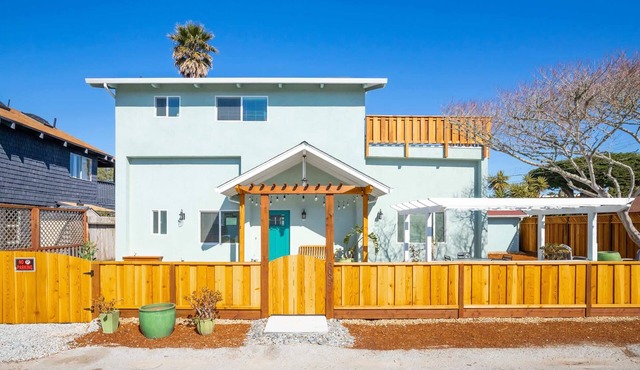 Awesome Beach House 1 block from Pleasure Point