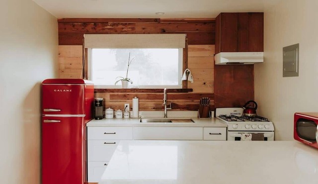 Baywood Cottage #3 | Walk to Bay | Dog Friendly