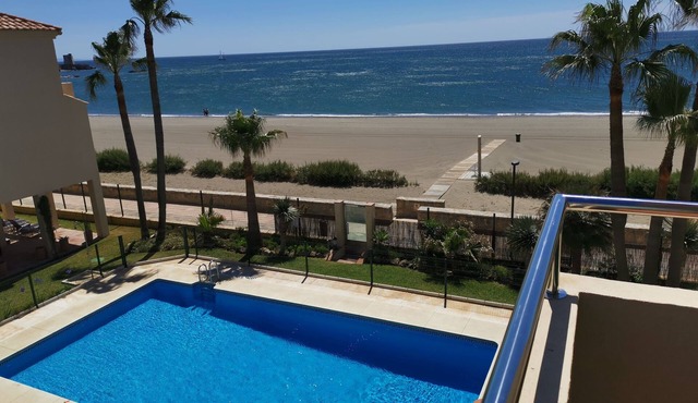 Beach Diamond - fantastic duplex right on the beach close to everything