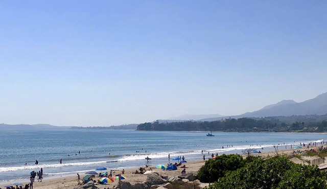 Beach front Sea Loft in Santa Barbara. Weekly discounts. Best beach sunsets!