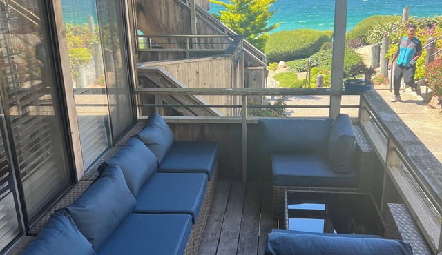 Beachfront 1-bedroom Surf Shack in Monterey with pool, and gym —pet okay!