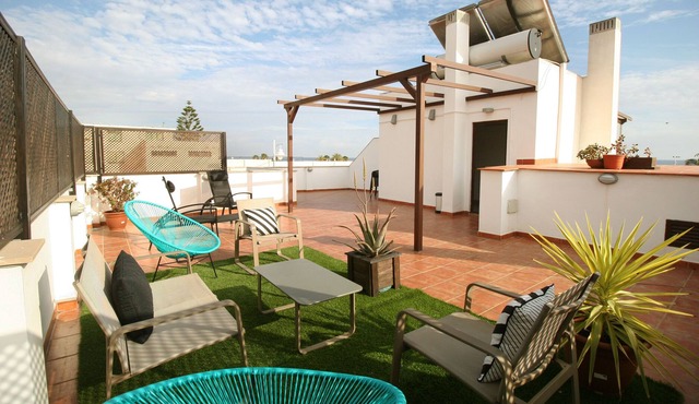 Beachfront 2 bedr. +1 bathr. + terrace in the East of Malaga City (Pedregalejo)
