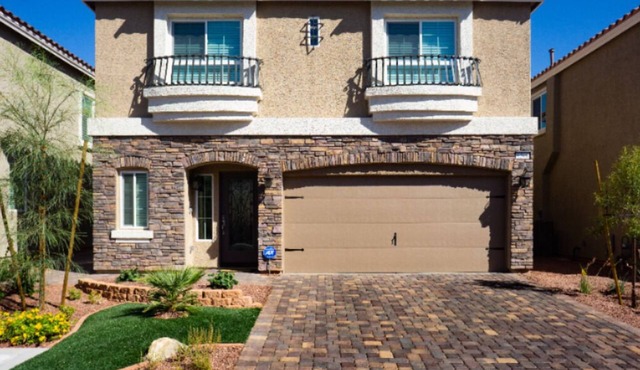Beautiful 4 bd/2.5 bath home. 5 min from the Strip, Allegiant Stadium & Airport.