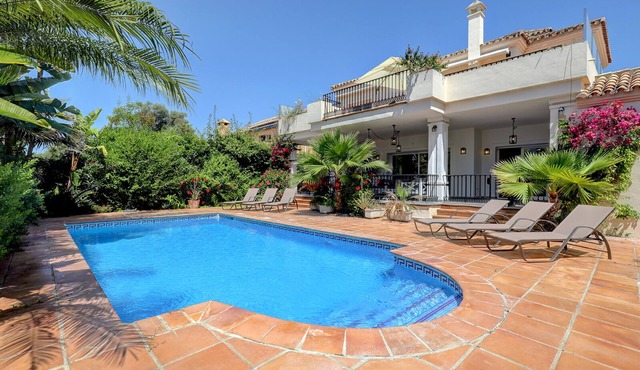 Beautiful 4 Bed Villa ⭐ Heated Pool ⭐ 650m Beach & Dunas de Artola