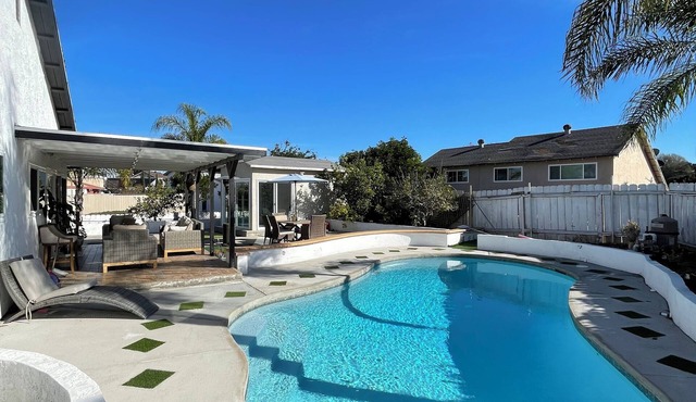 Beautiful 4B house with pool in the Bay area, minutes from , Airpot, TJ, beaches