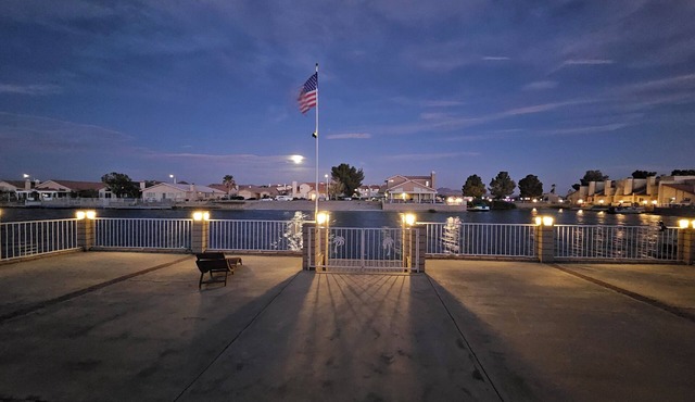 Beautiful LAKEFRONT home in Mojave Desert within Silver Lakes Country Club