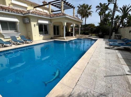 Beautiful villa 2 steps from the BEACH
