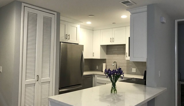 Beautifully remodeled condo close to attractions, restaurants and shopping!