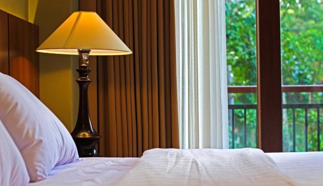 Best group vacation at 6 BR in green nature and river side villa