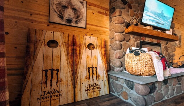 BIG BEAR COZY DEN - Comfort in the Mountains Free WiFi & Cozy Vibes.