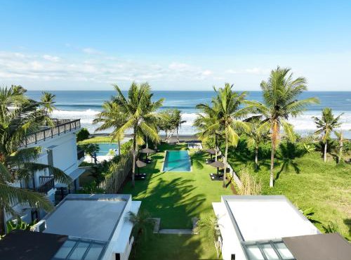 Black Beach Villa - Absolute Beachfront Escape