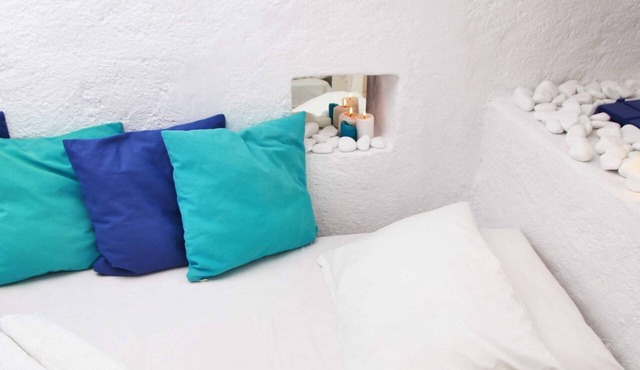 Blu Bianco cave loft