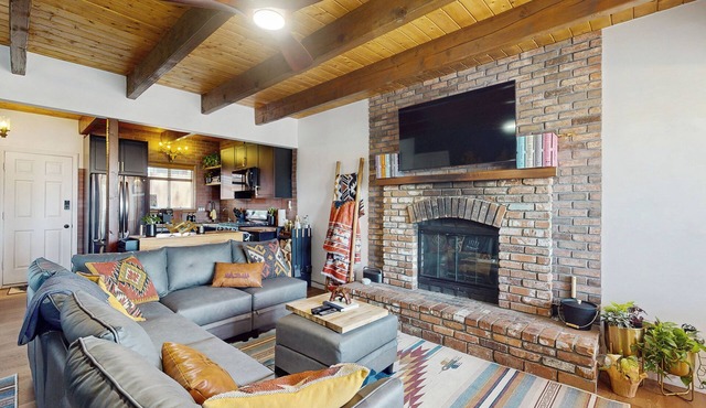 Boat, Hike, Fish! Summer Cabin Near Lake Arrowhead